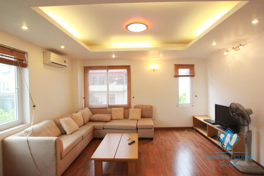 Quiet and spacious 02 bedrooms apartment for rent in Xuan Dieu, Tay Ho, Hanoi